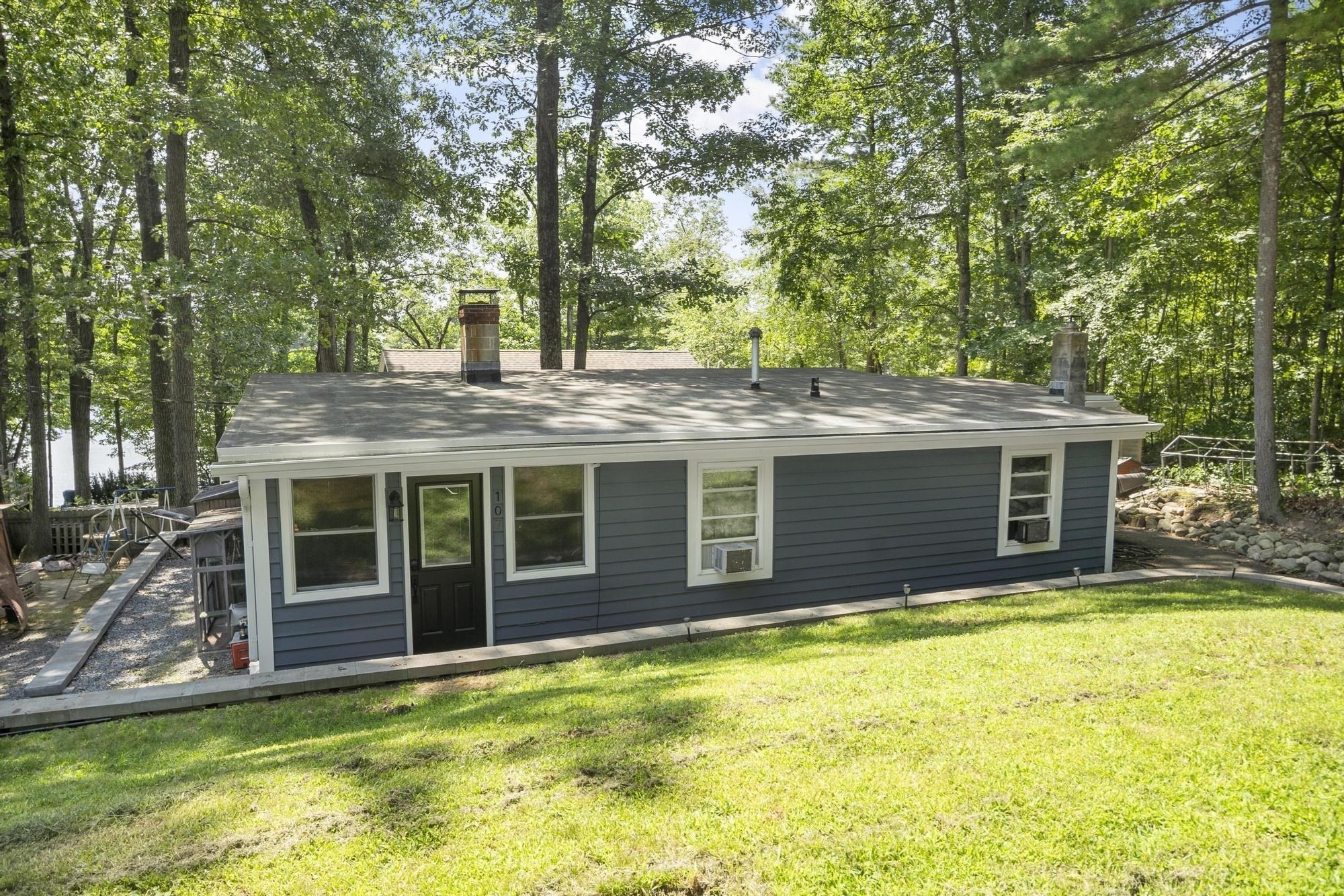 107 Island Rd, Lunenburg, MA 01462