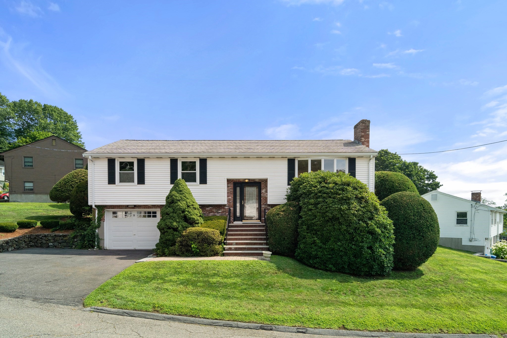 31 Phillips Cir, Waltham, MA 02452