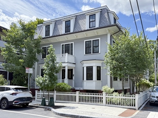 35 Willard St