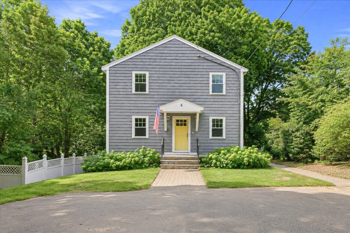 4 Commodore Ter, Hyde Park, Boston, MA 02136
