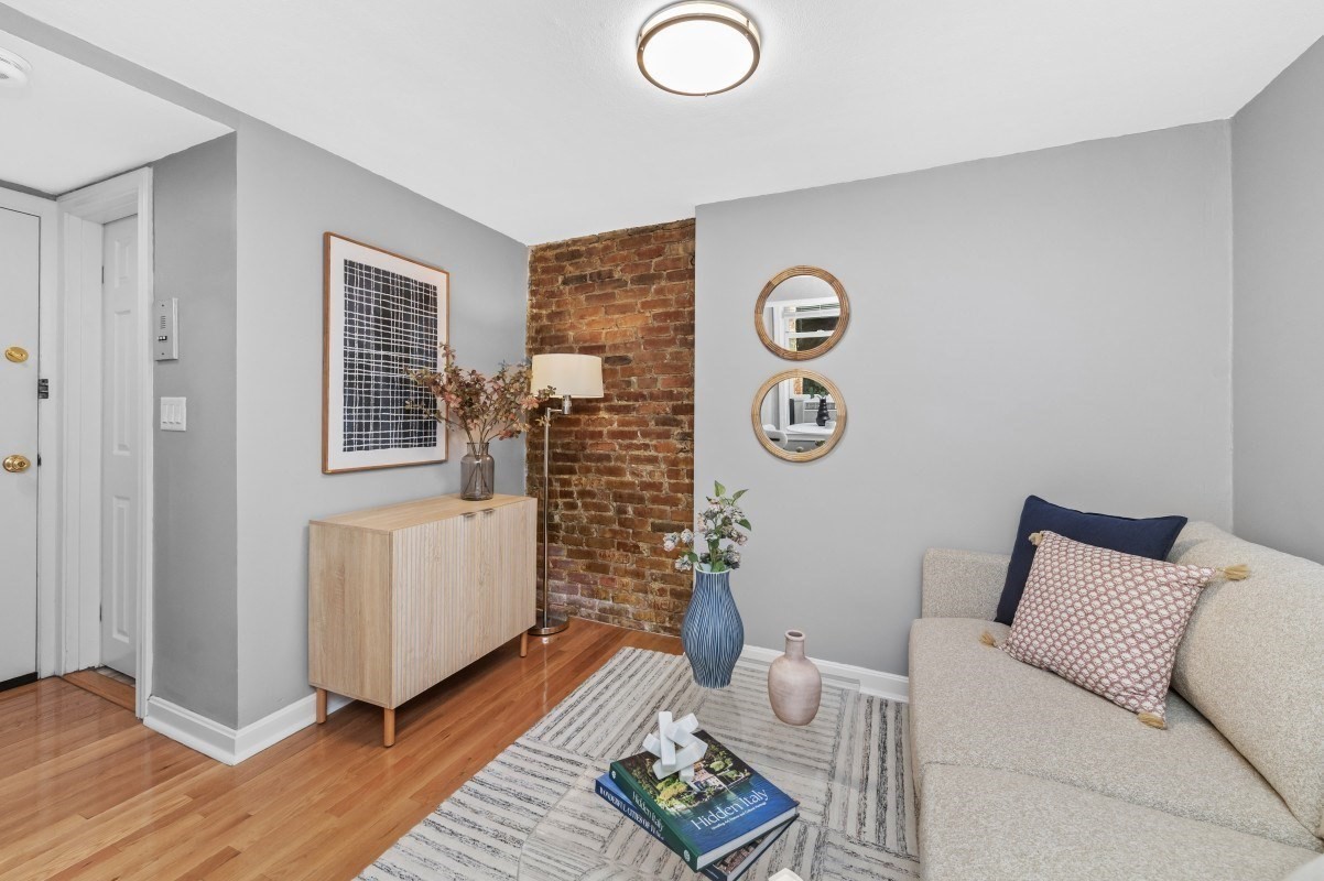 57 West Cedar Street Unit 2, Beacon Hill, Boston, MA 02114