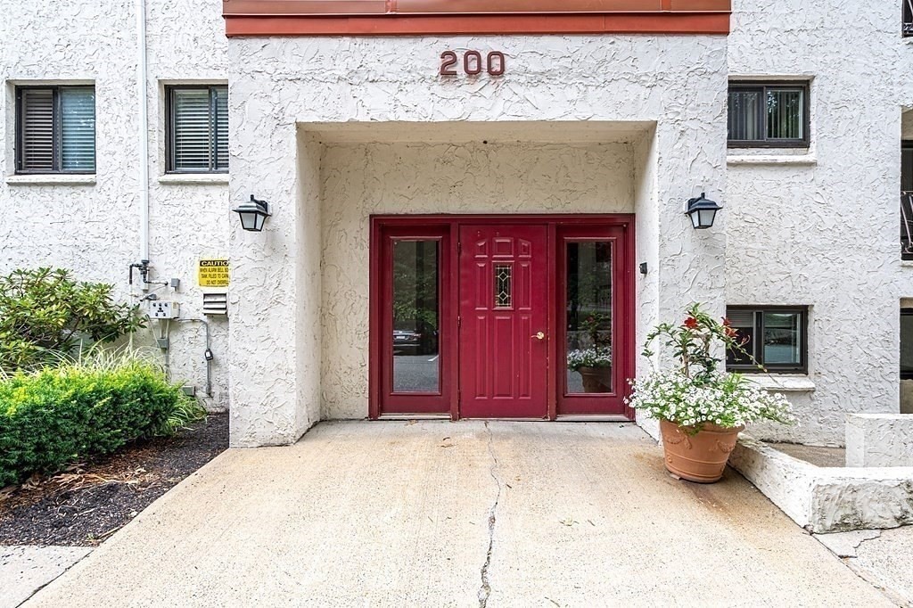 200 Fellsview Terrace Unit 205B, Stoneham, MA 02180