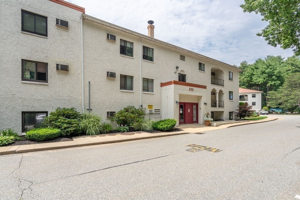 200 Fellsview Terrace Unit 205B, Stoneham, MA 02180 - Image 12