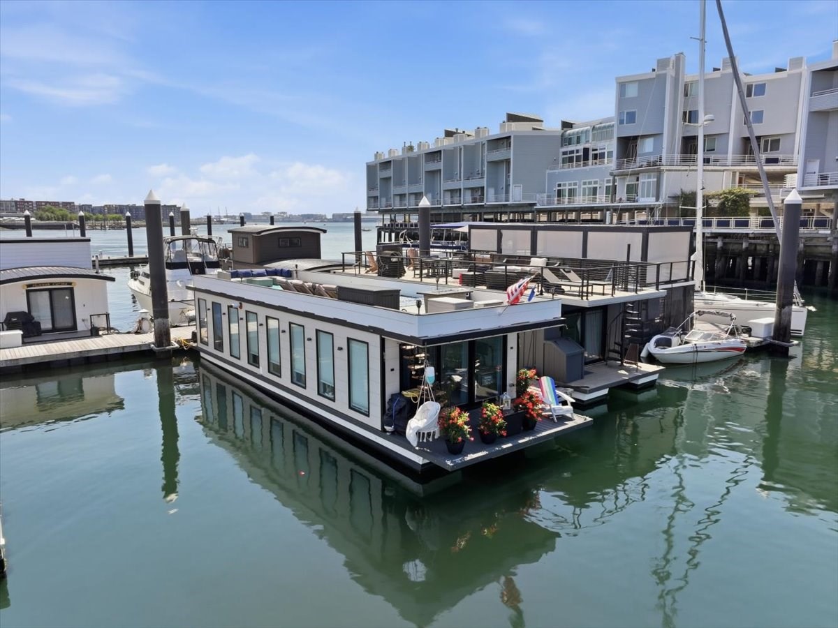 1 Pier 8 13th St Unit B28, Charlestown, Boston, MA 02129