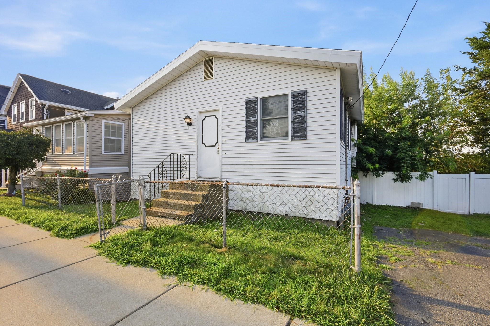 66 Calumet St, Revere, MA 02151
