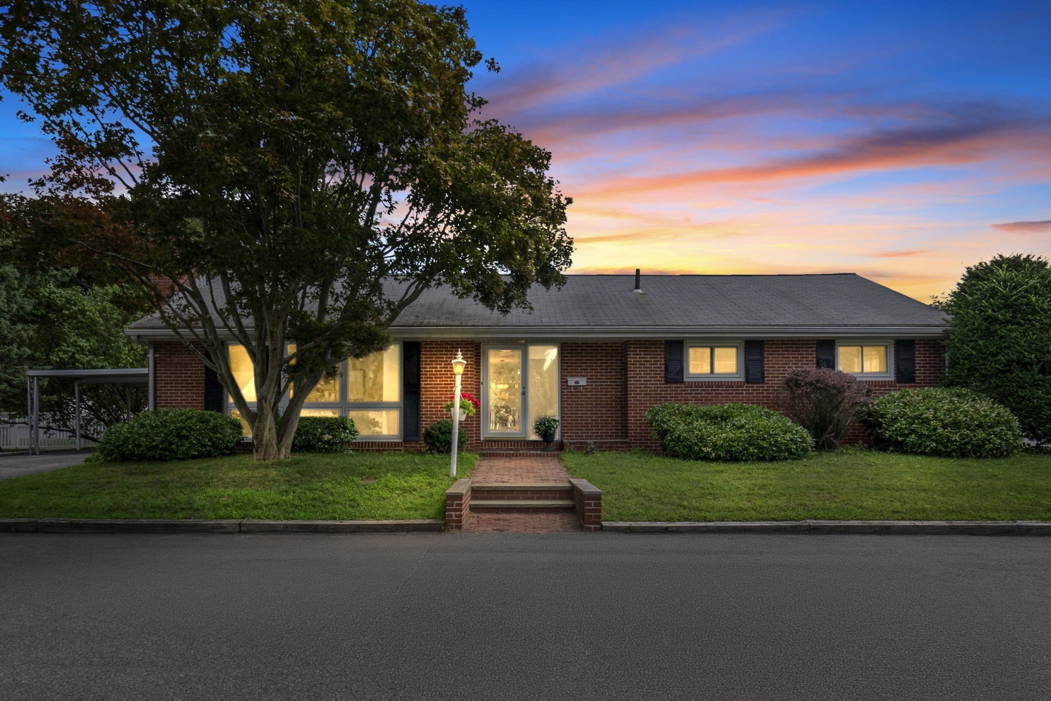 3 Carter Rd, Woburn, MA 01801