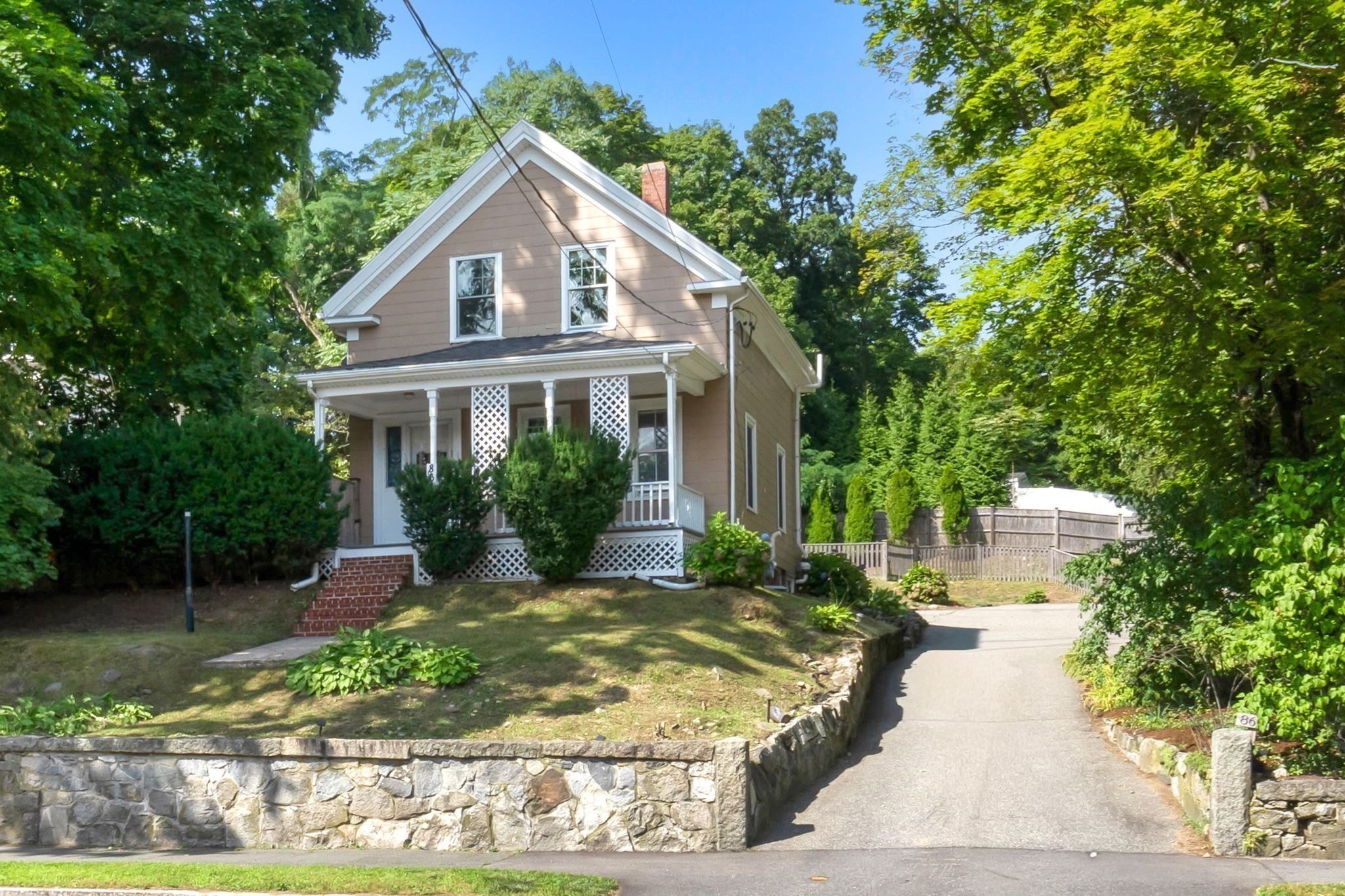 868 Main St, Reading, MA 01867