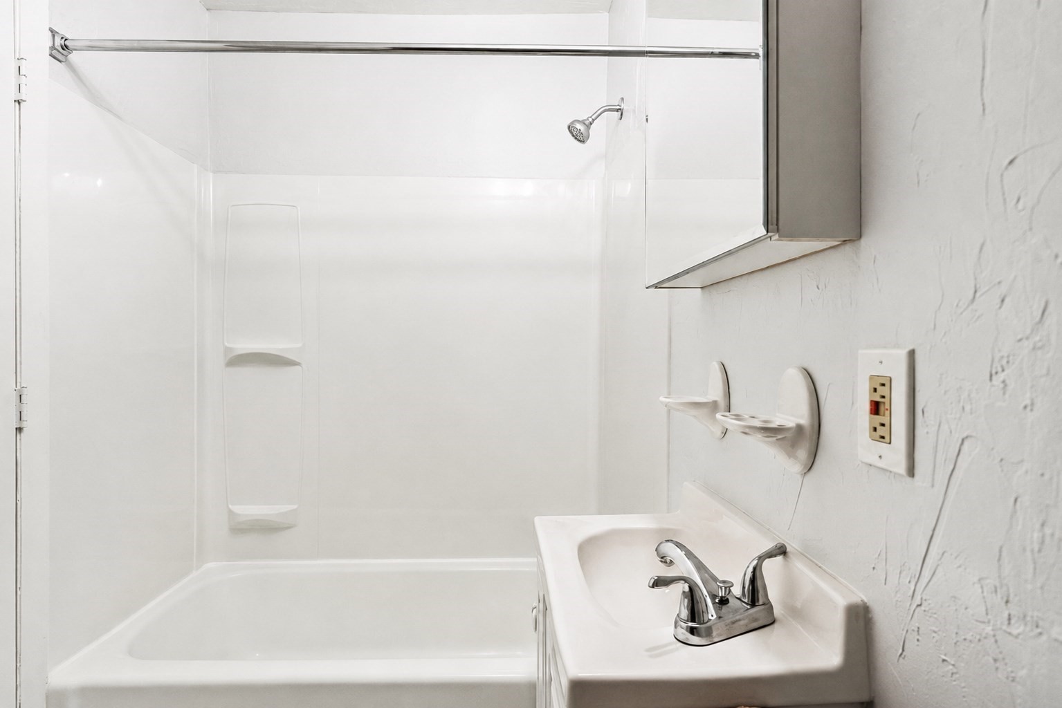 9 Lawrence St Unit 1, Woburn, MA 01801 - Image 17