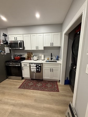 44 Saxton St, Apt 3