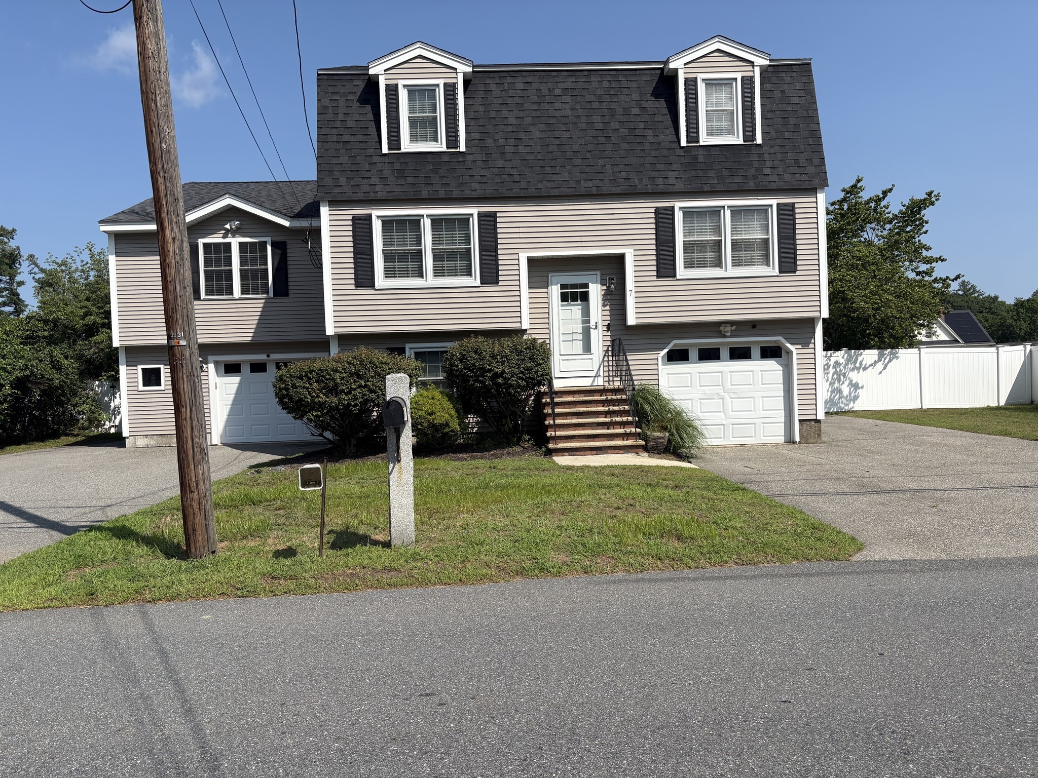 7 Canobieola Rd, Methuen, MA 01844
