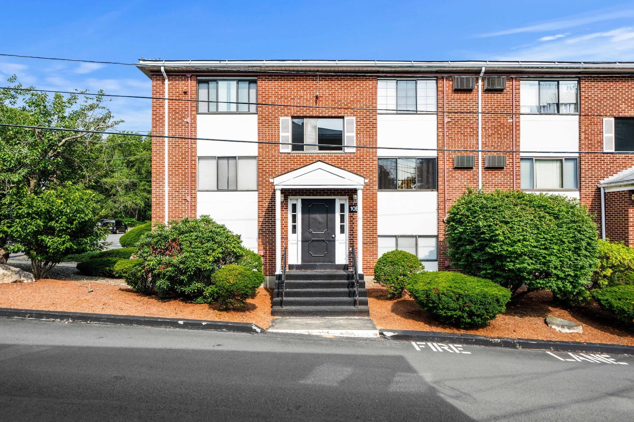10 Colonial Dr Unit 1B, Andover, MA 01810