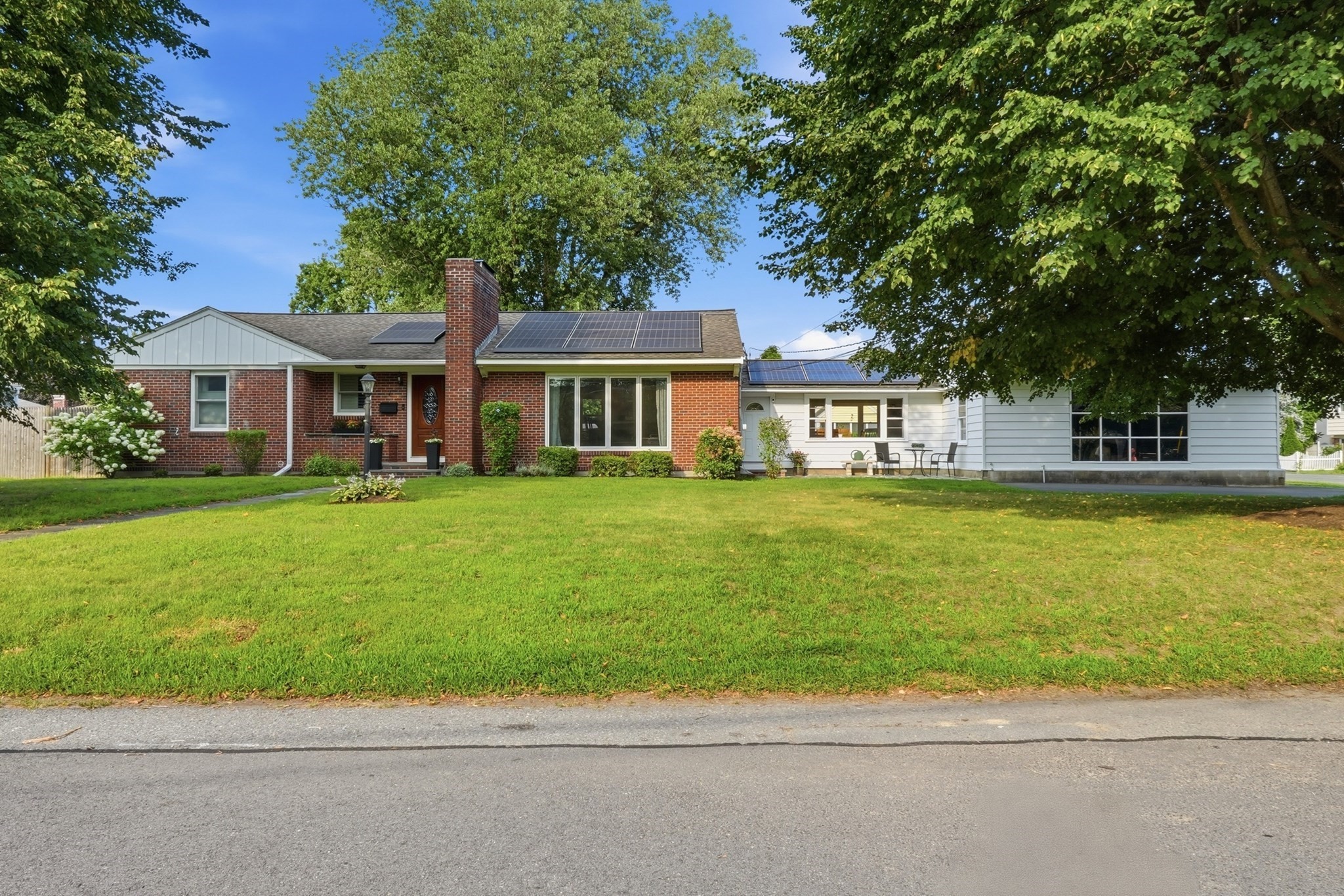 7 Pincushion Rd, Framingham, MA 01702