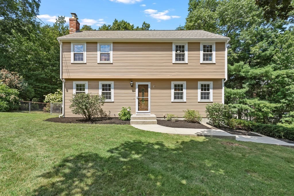 394 Old Farm Rd, Franklin, MA 02038