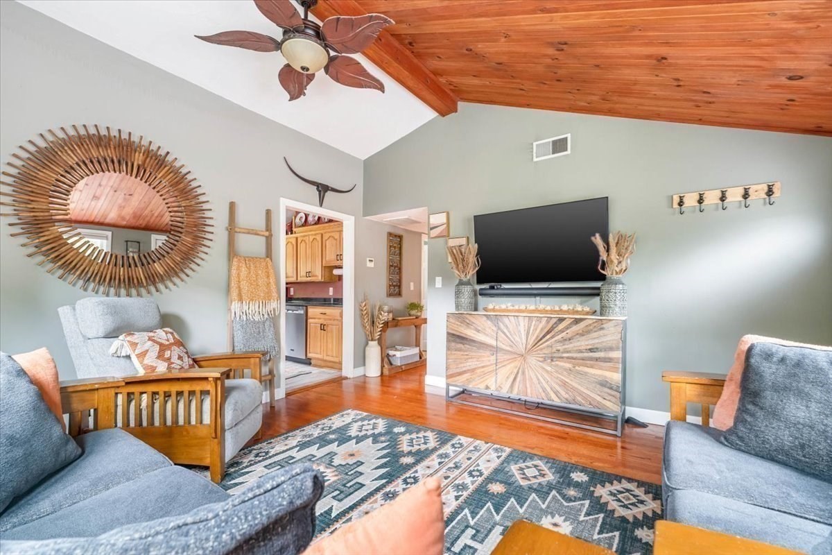 18 Carol Ave, Pembroke, MA 02359