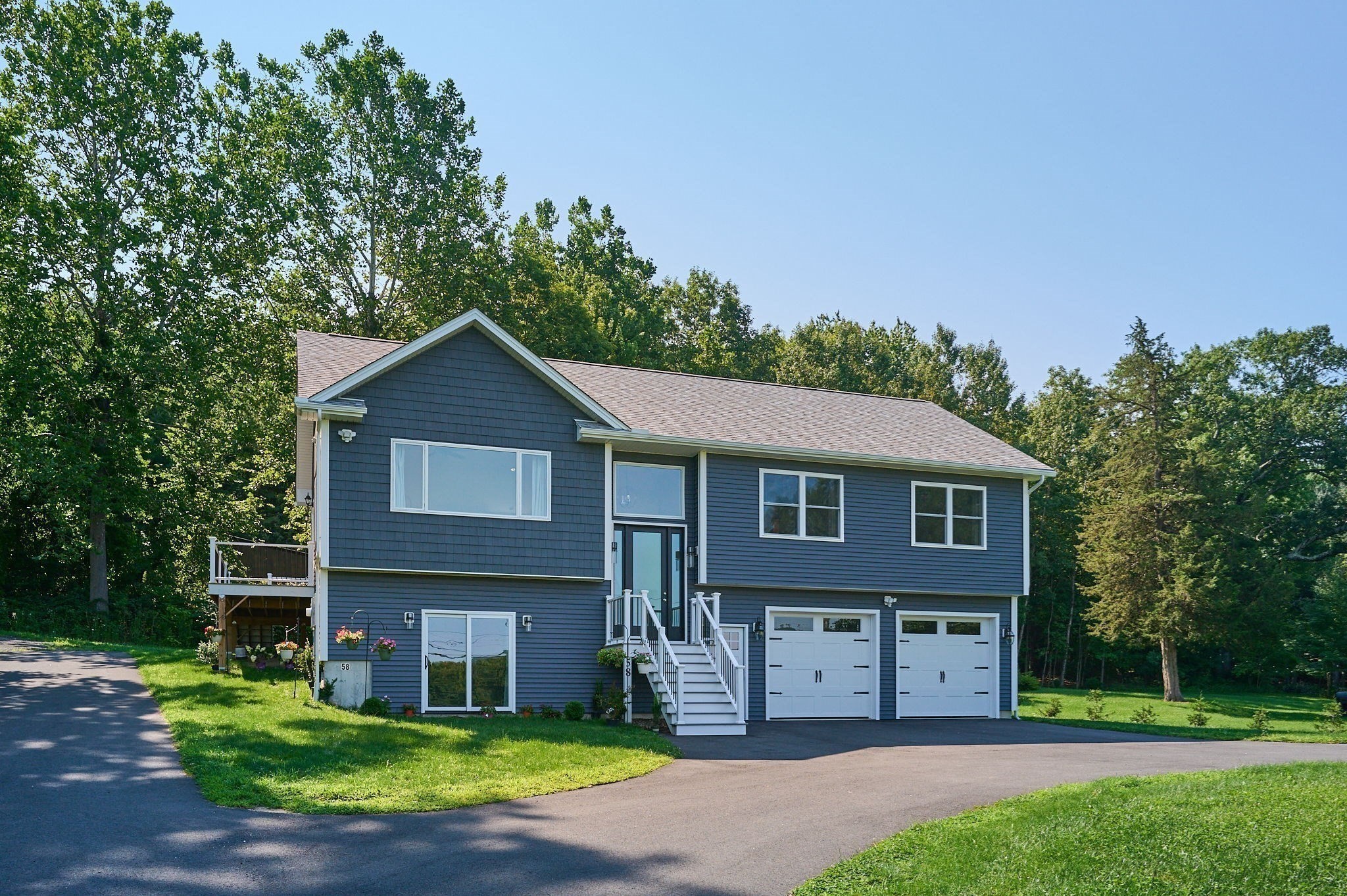 58 Pleasant St, Southampton, MA 01073