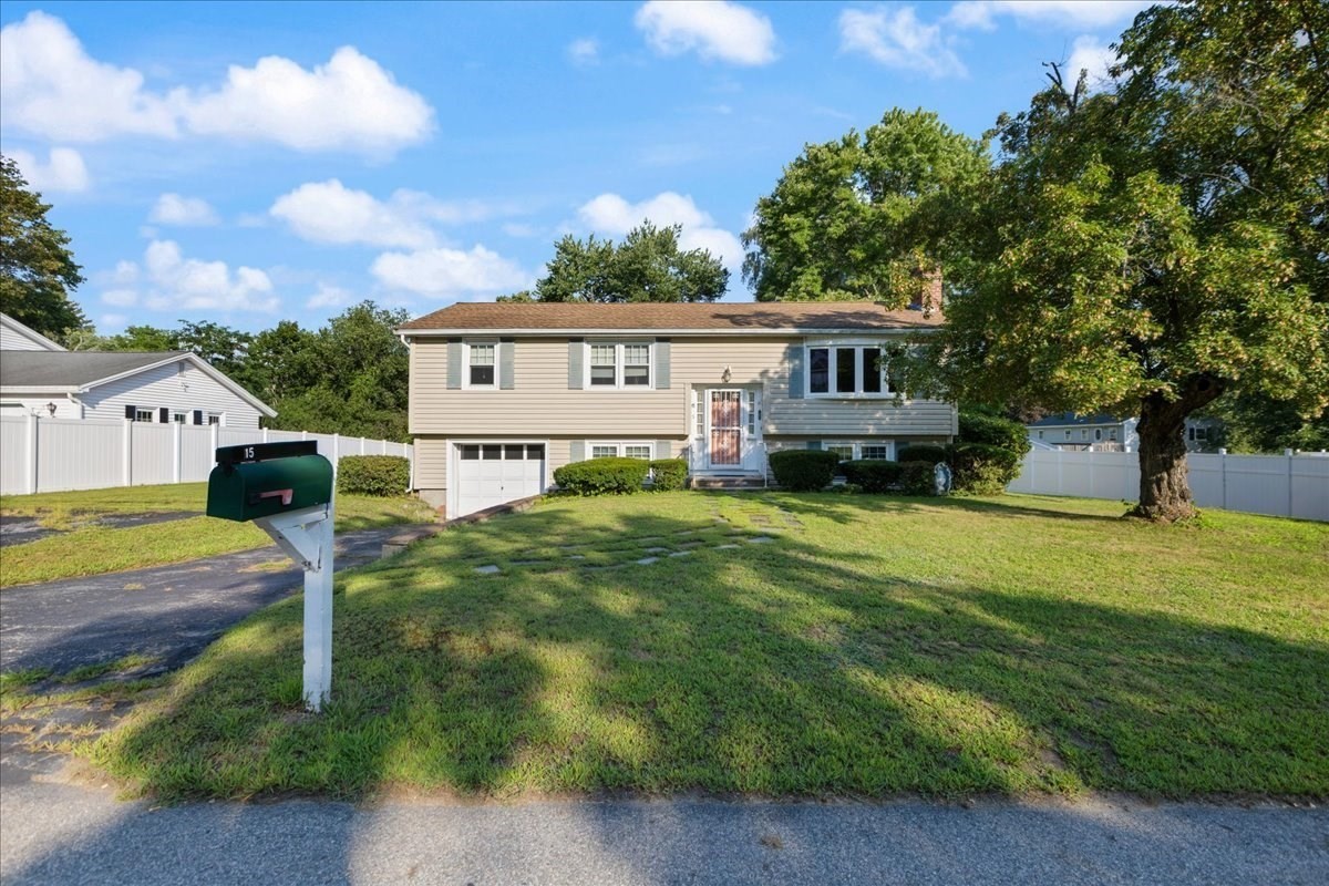 15 Blue Jay Avenue, Dracut, MA 01826