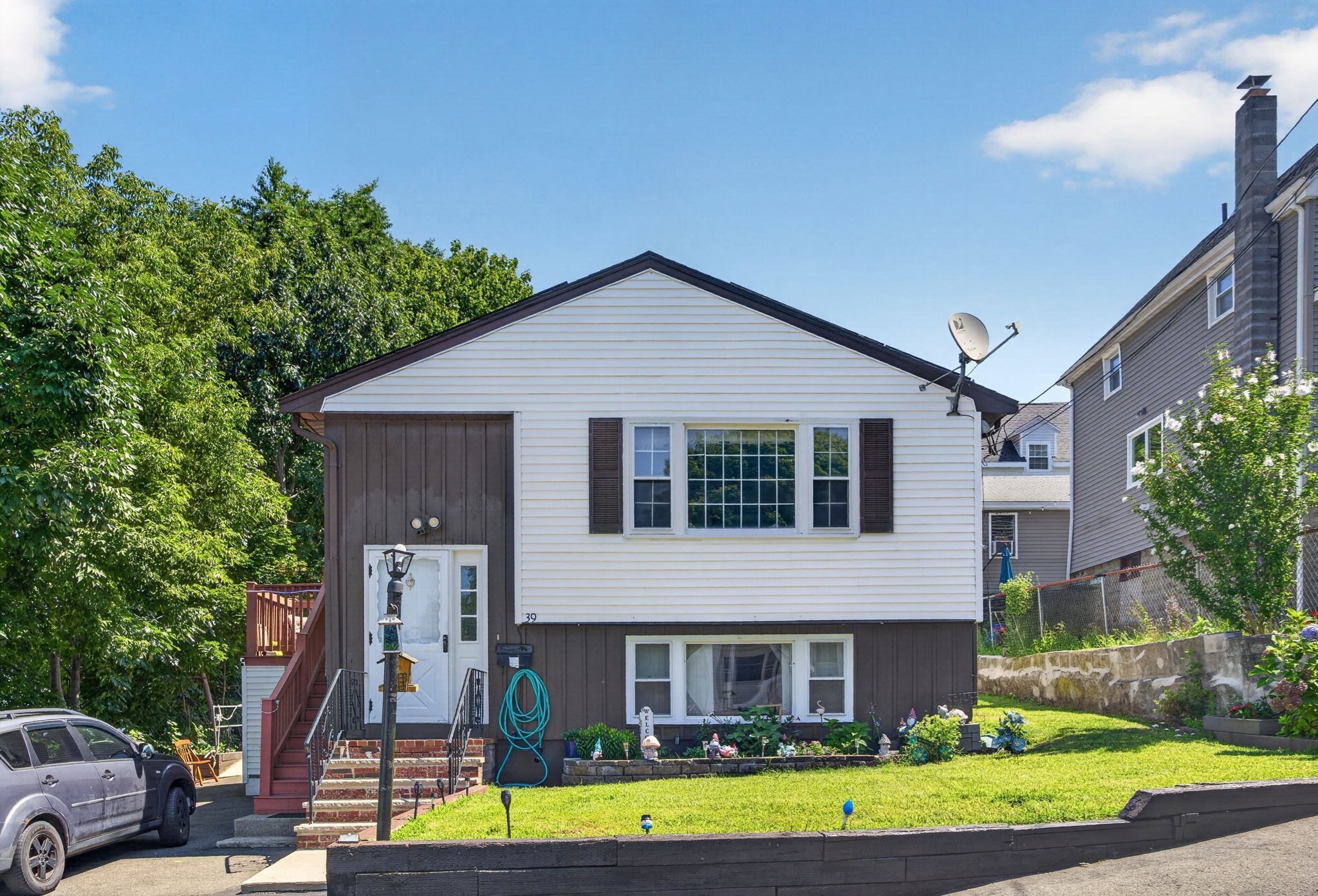 39 Mountain Ave, Saugus, MA 01906