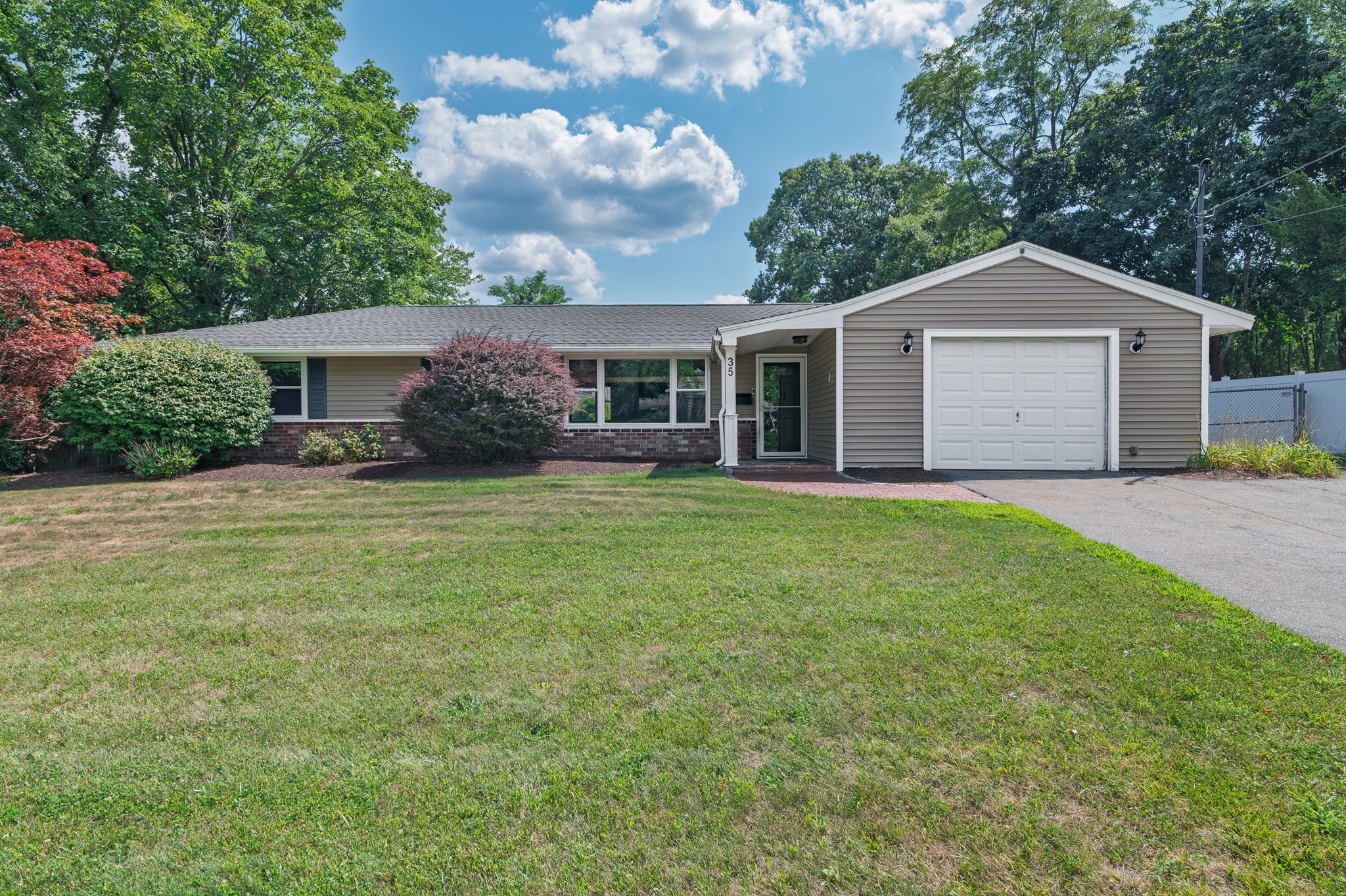 35 Dandy Rd, Brockton, MA 02302