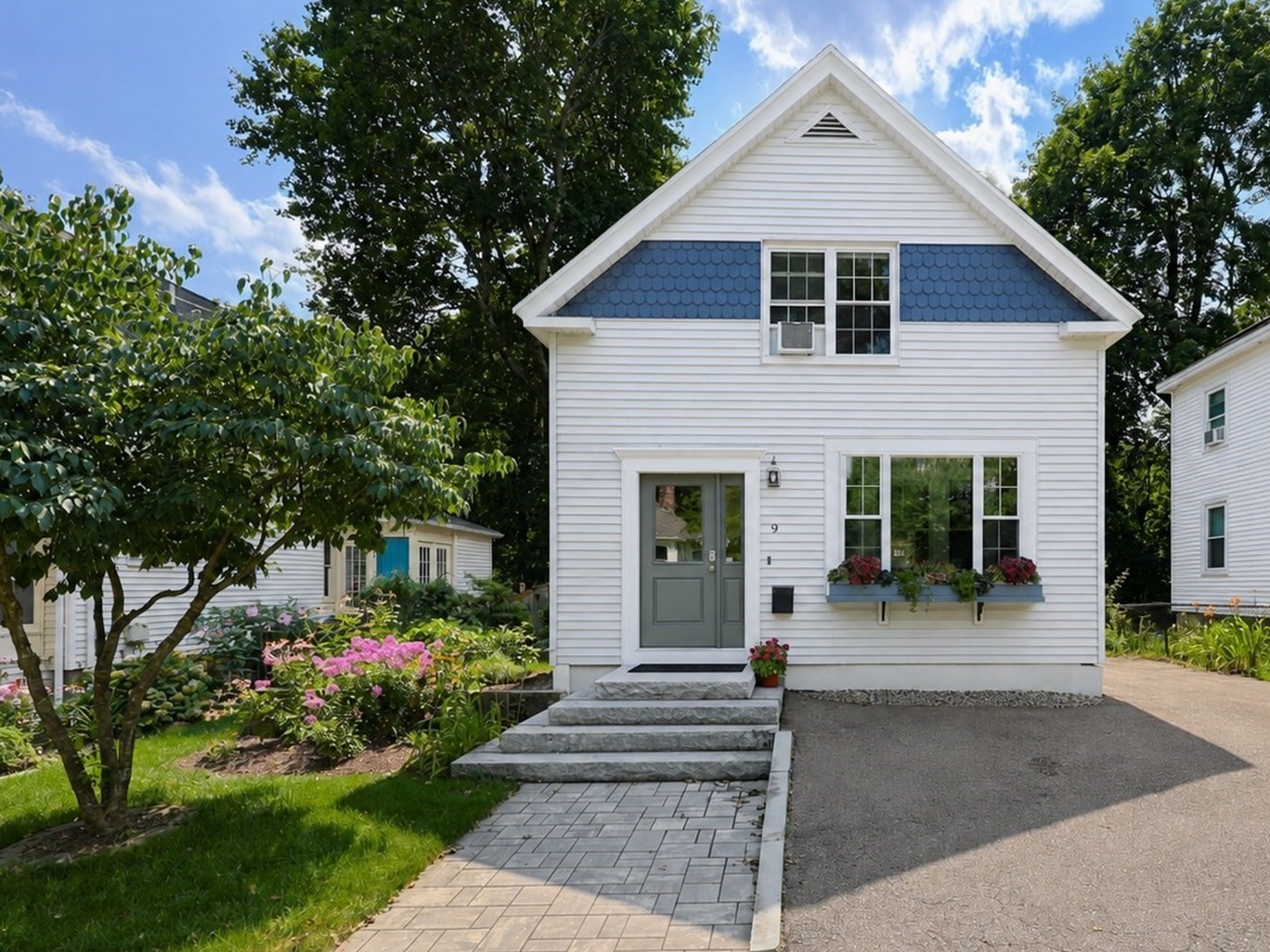 9 Parmenter Ave, Maynard, MA 01754