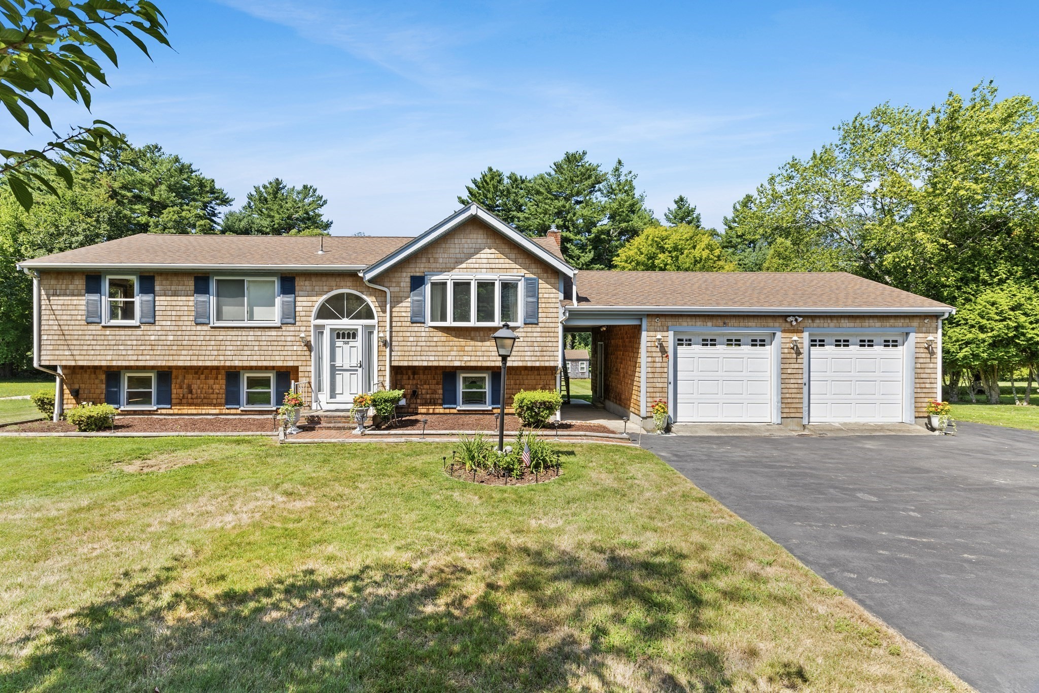 360 W Washington St, Hanson, MA 02341
