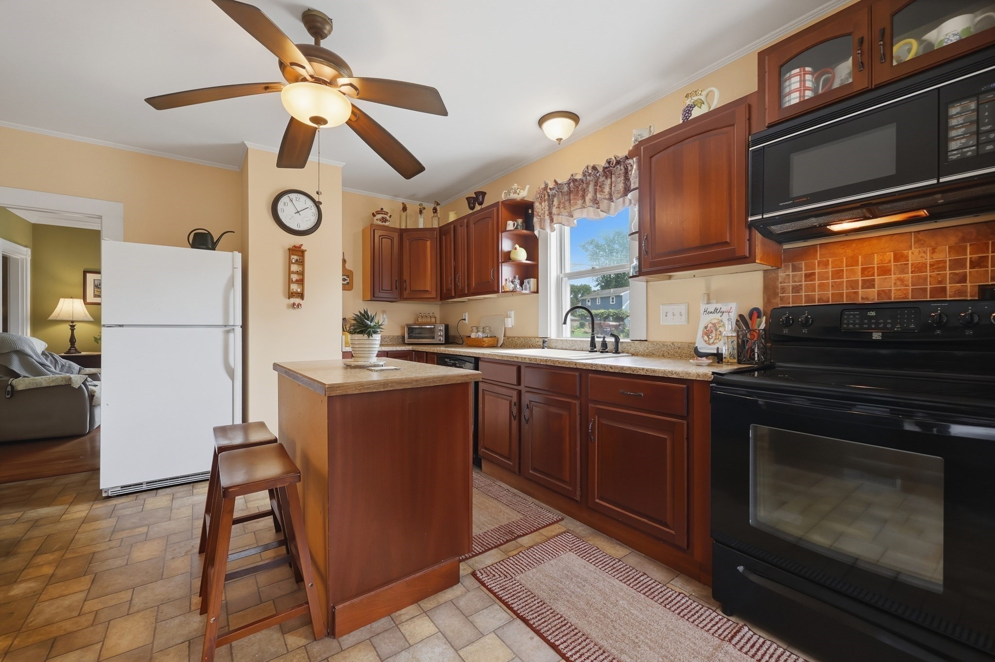 9 Arlington Street, Woburn, MA 01801 - Image 9