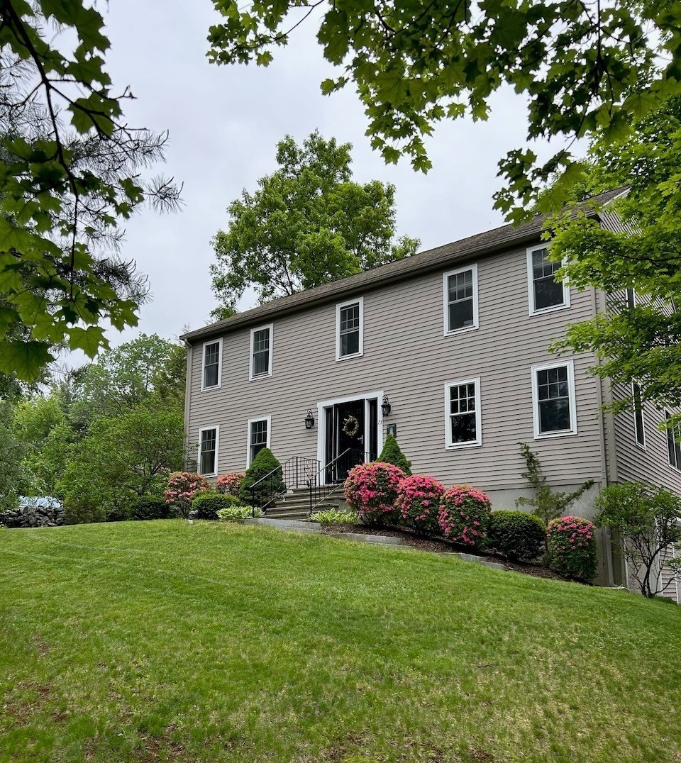 73 Maynard St, Northborough, MA 01532