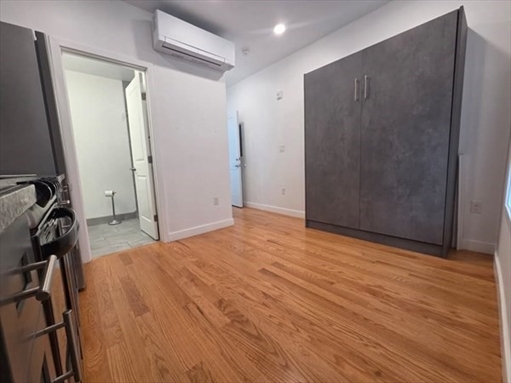 165 HAWTHORNE ST, Apt 204