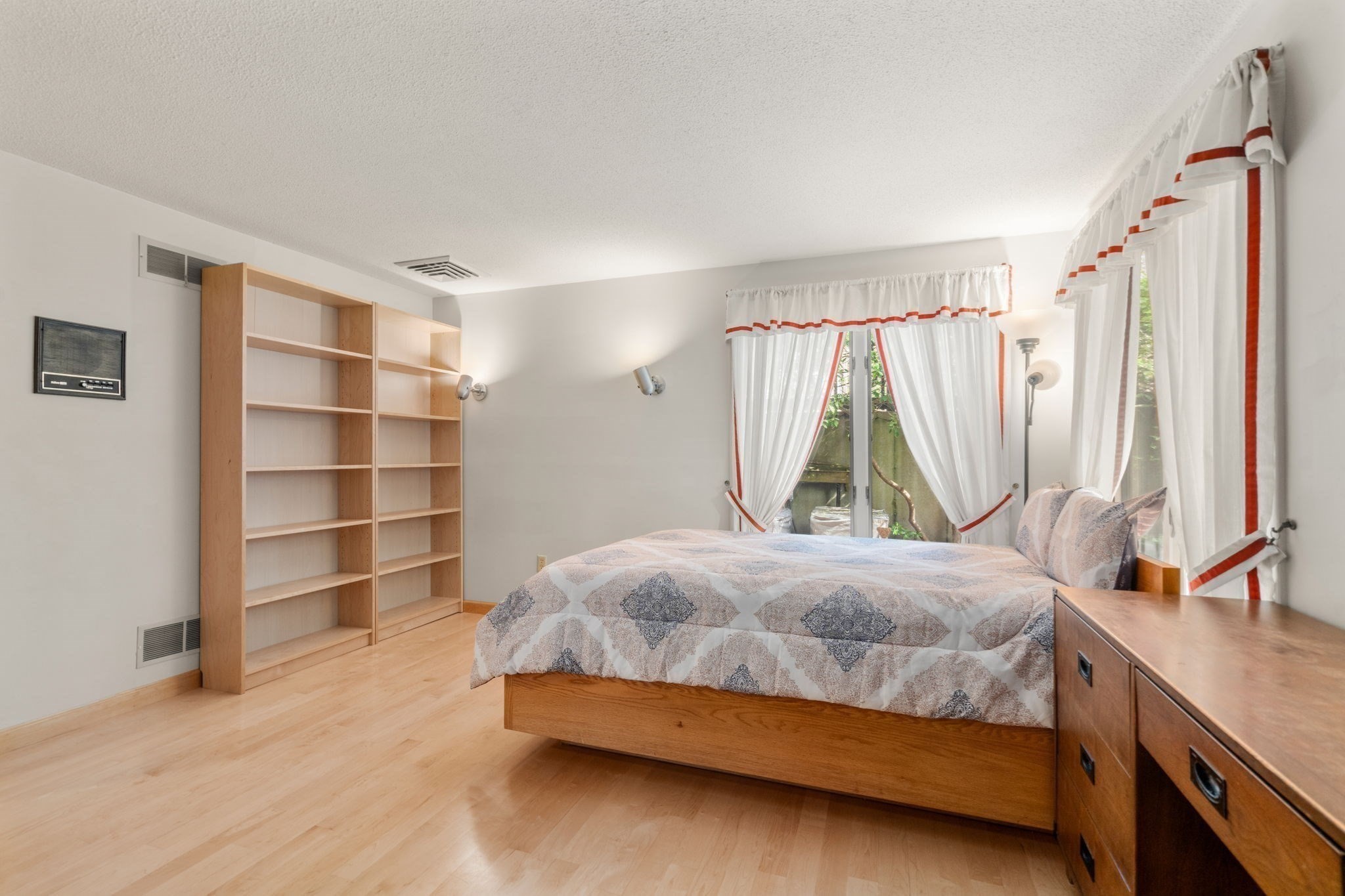 16 Wadsworth Ln, Dartmouth, MA 02748 - Image 20