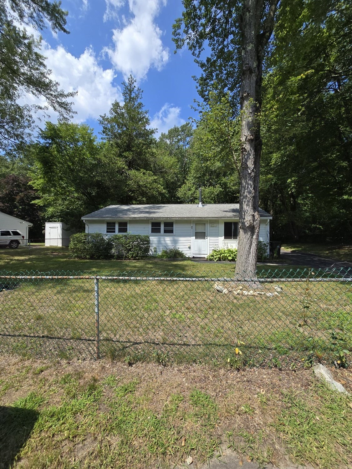 41 Potter Dr, Bellingham, MA 02019