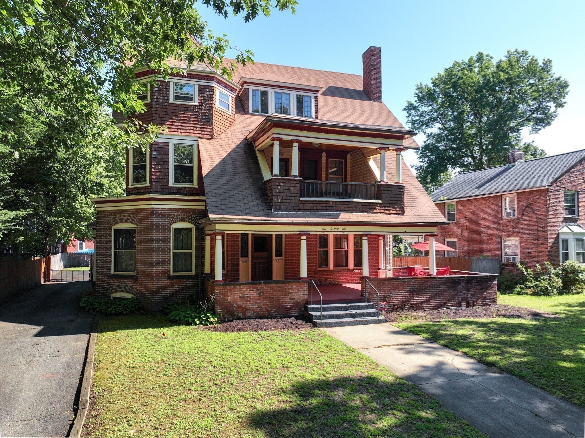 171 Dartmouth Ter, Springfield, MA 01109