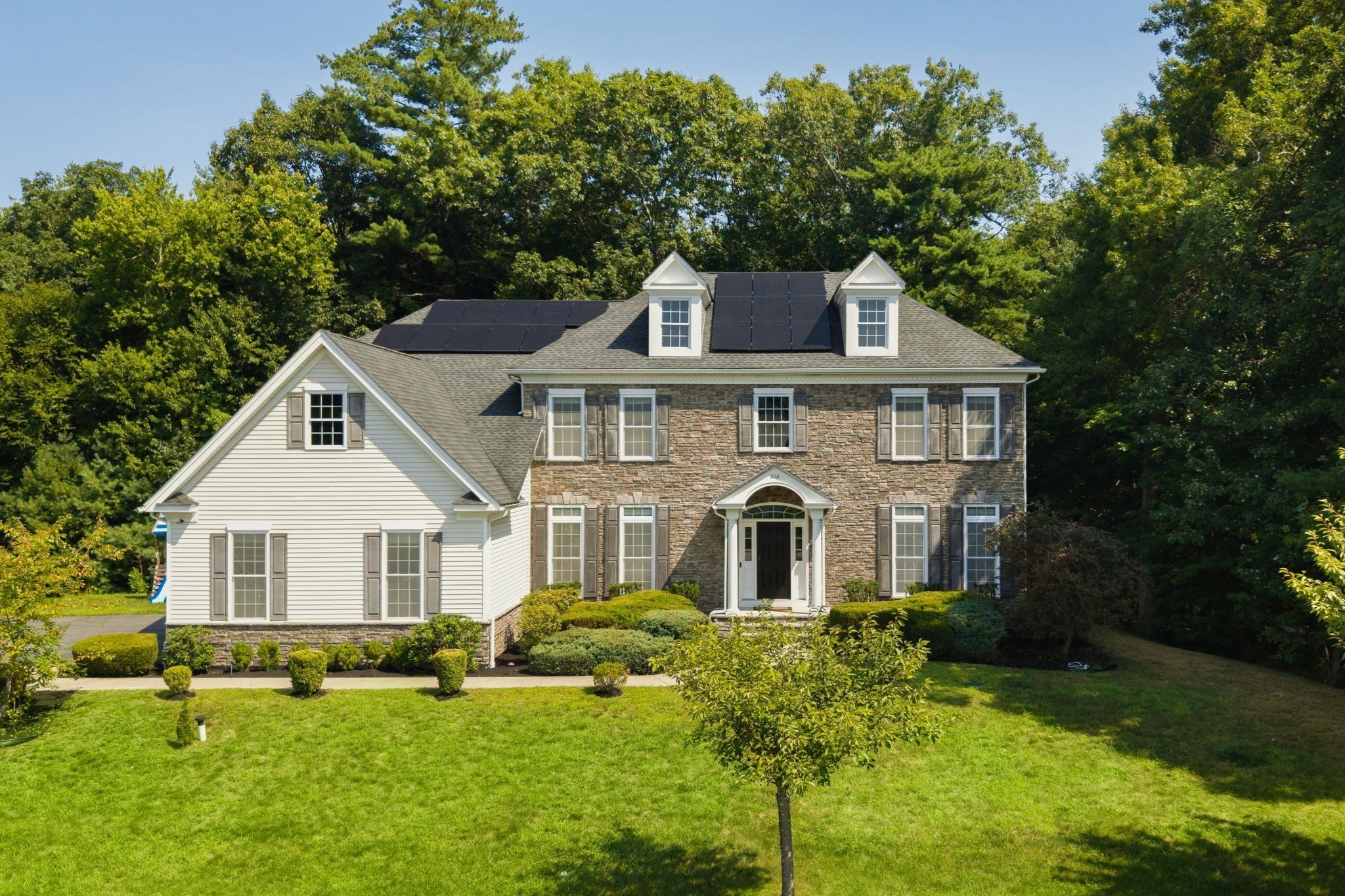 208 Mohawk Path, Holliston, MA 01746