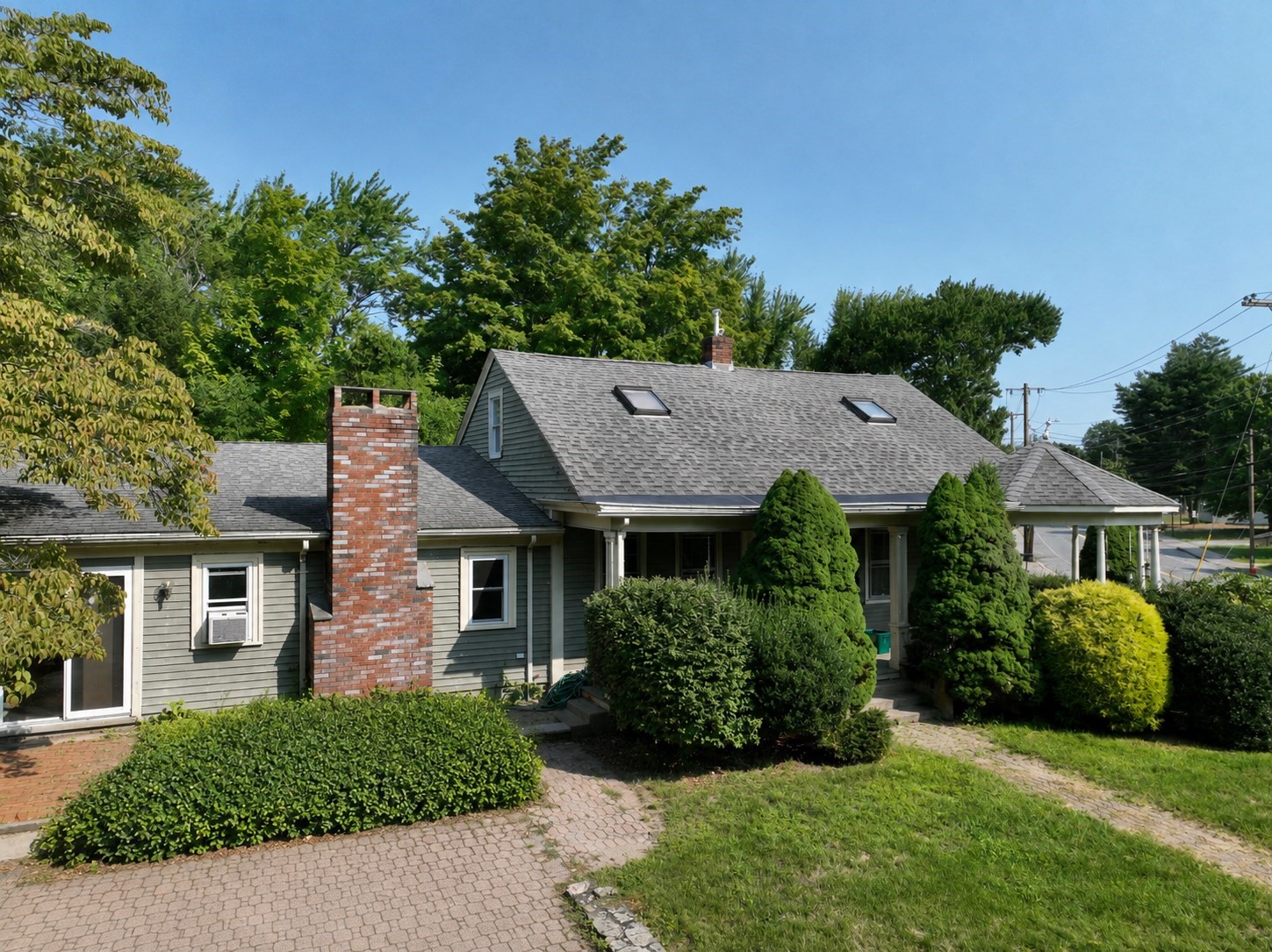 18 North Ave, Attleboro, MA 02703