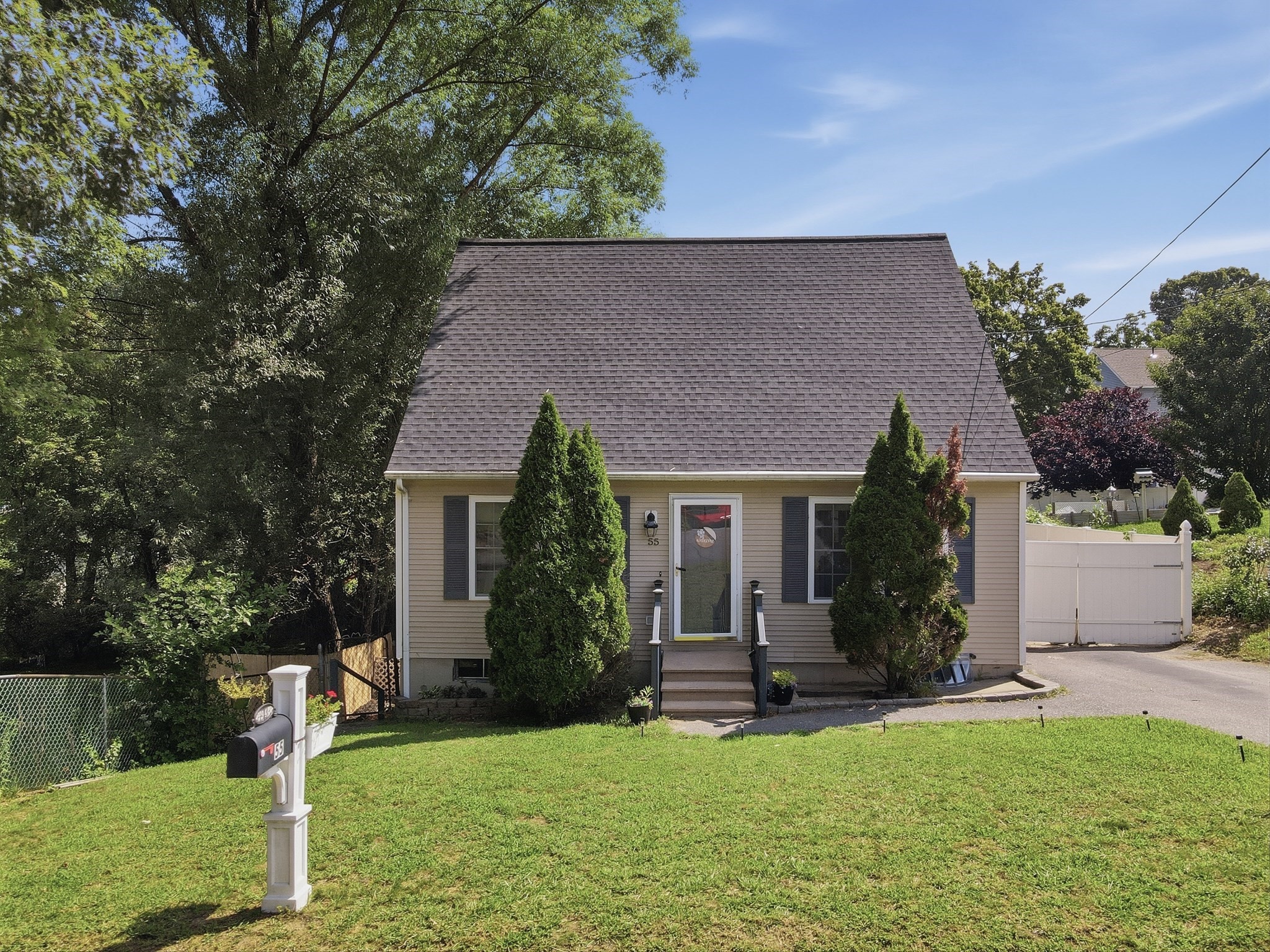 55 Hoover Street, Leominster, MA 01453