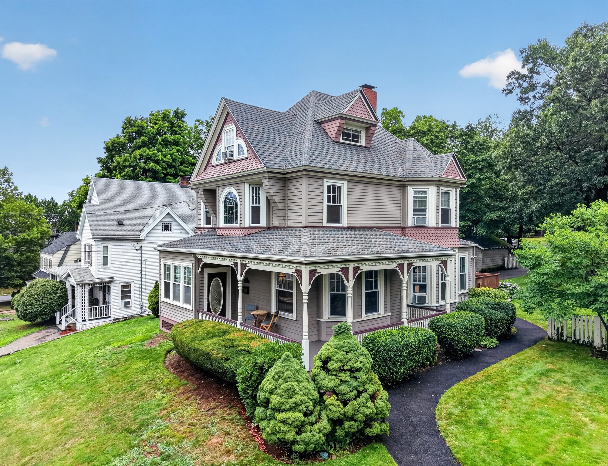 41 Maple St, Stoneham, MA 02180