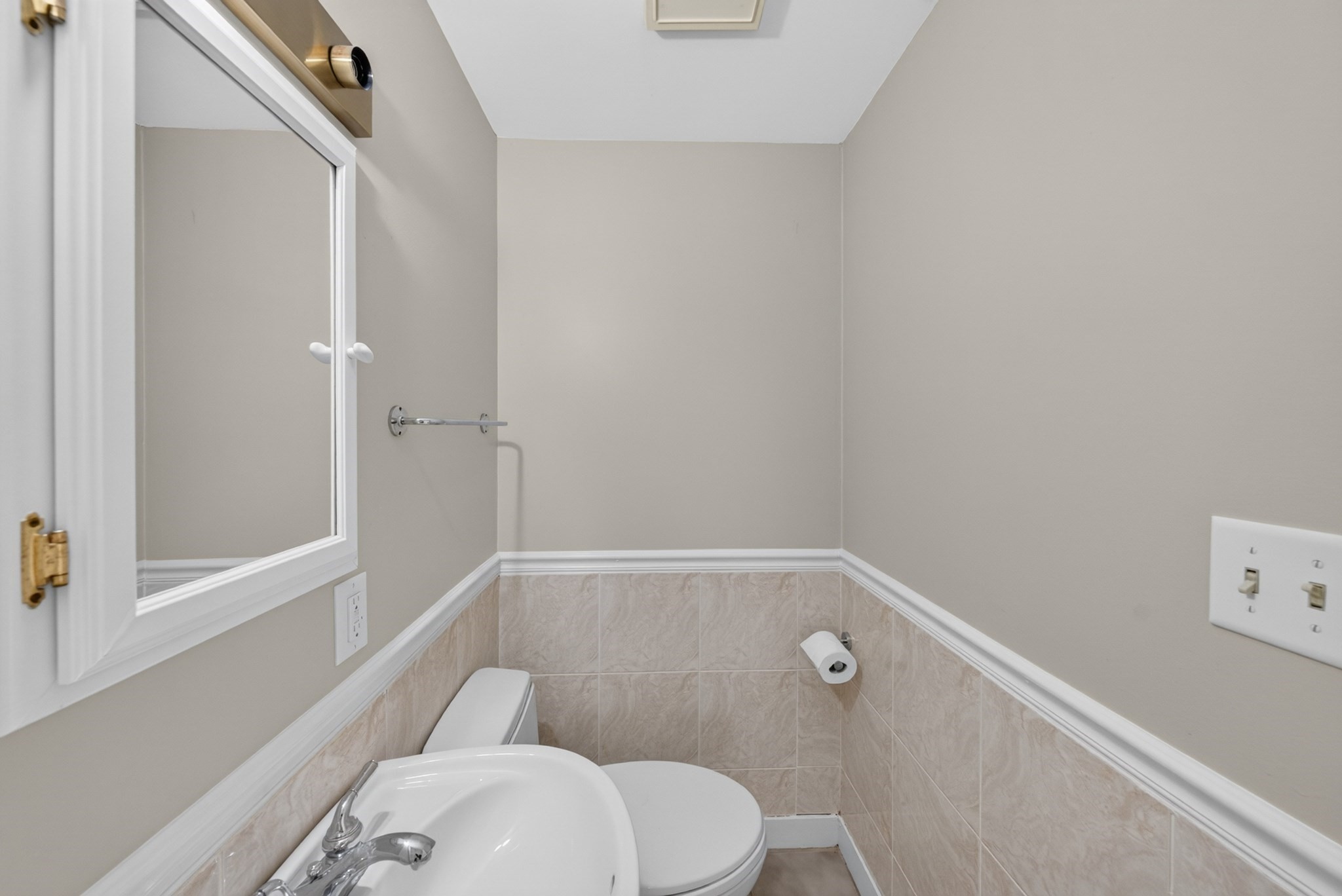 41 Maple St, Stoneham, MA 02180 - Image 20