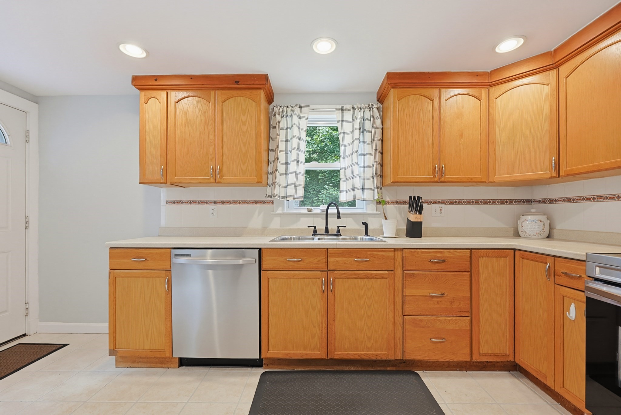 22 Harriss Ct, Abington, MA 02351 - Image 9