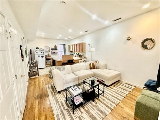 111 Salem, Apt 2