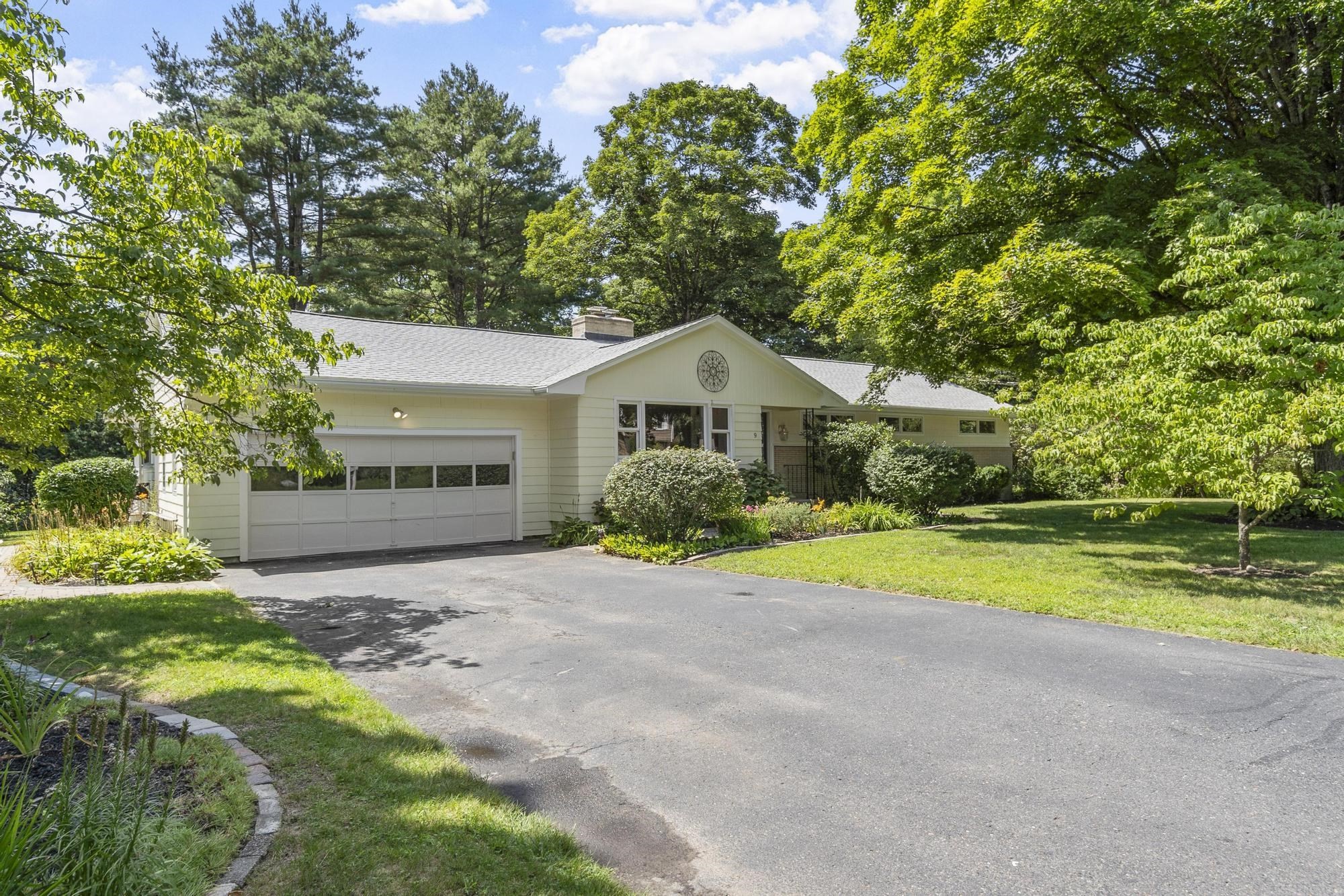 9 Cherry Ridge Rd, Acton, MA 01720