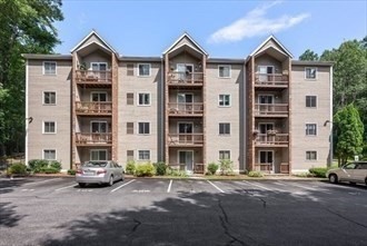44 Maria Ave Unit 105, Southbridge, MA 01550