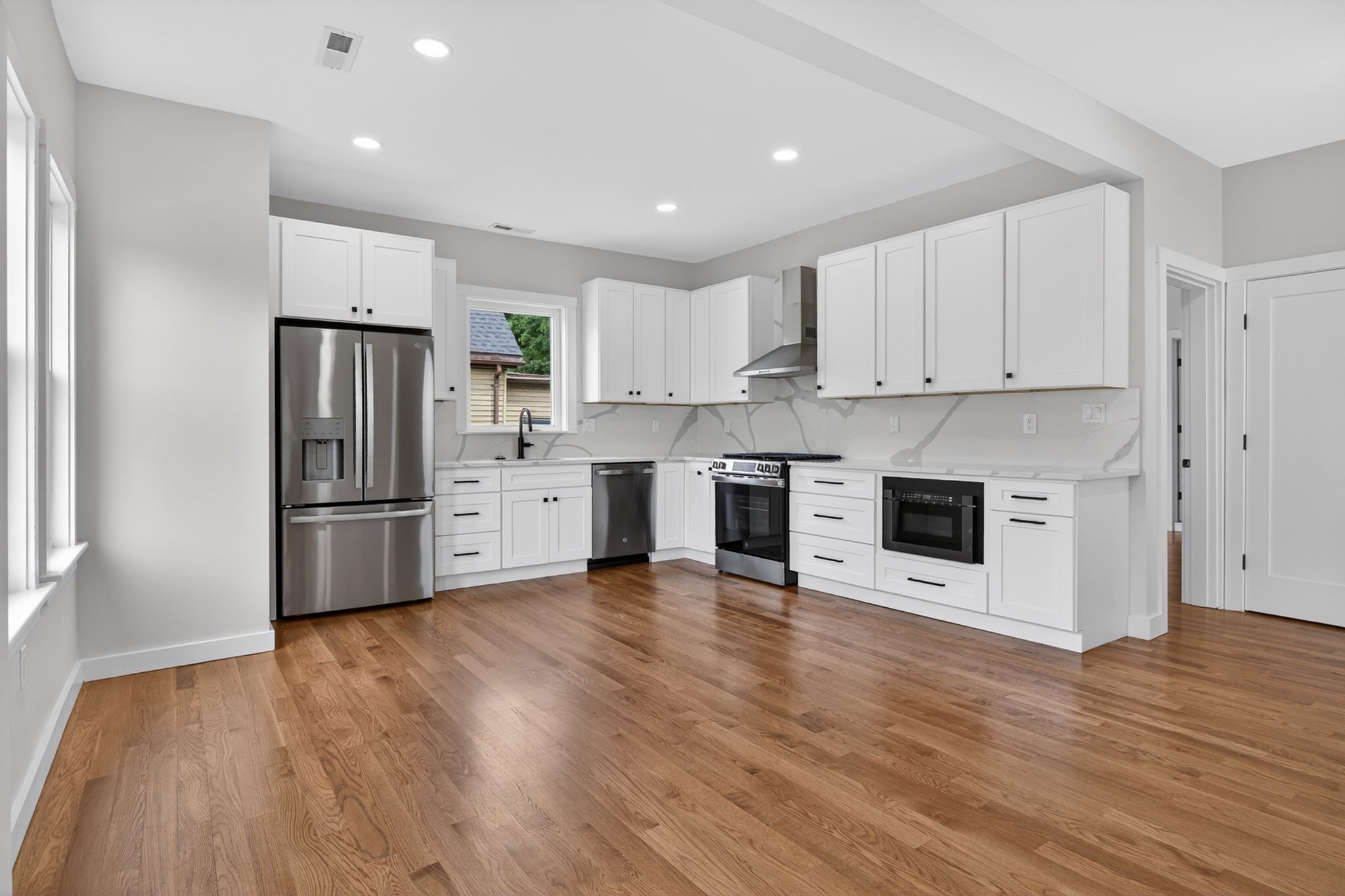 21 Hutchinson St Unit 2, Winthrop, MA 02152