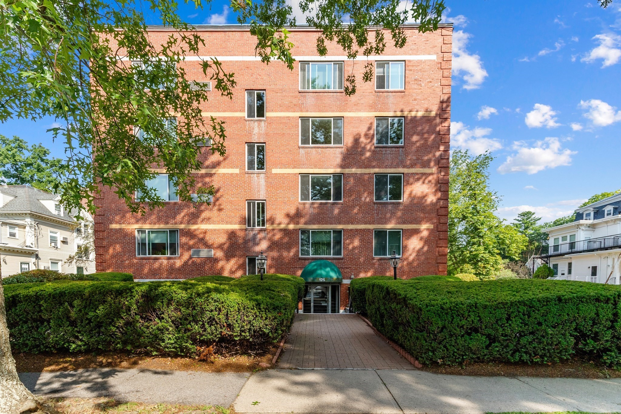 125 Pleasant St Unit 201, Arlington, MA 02476