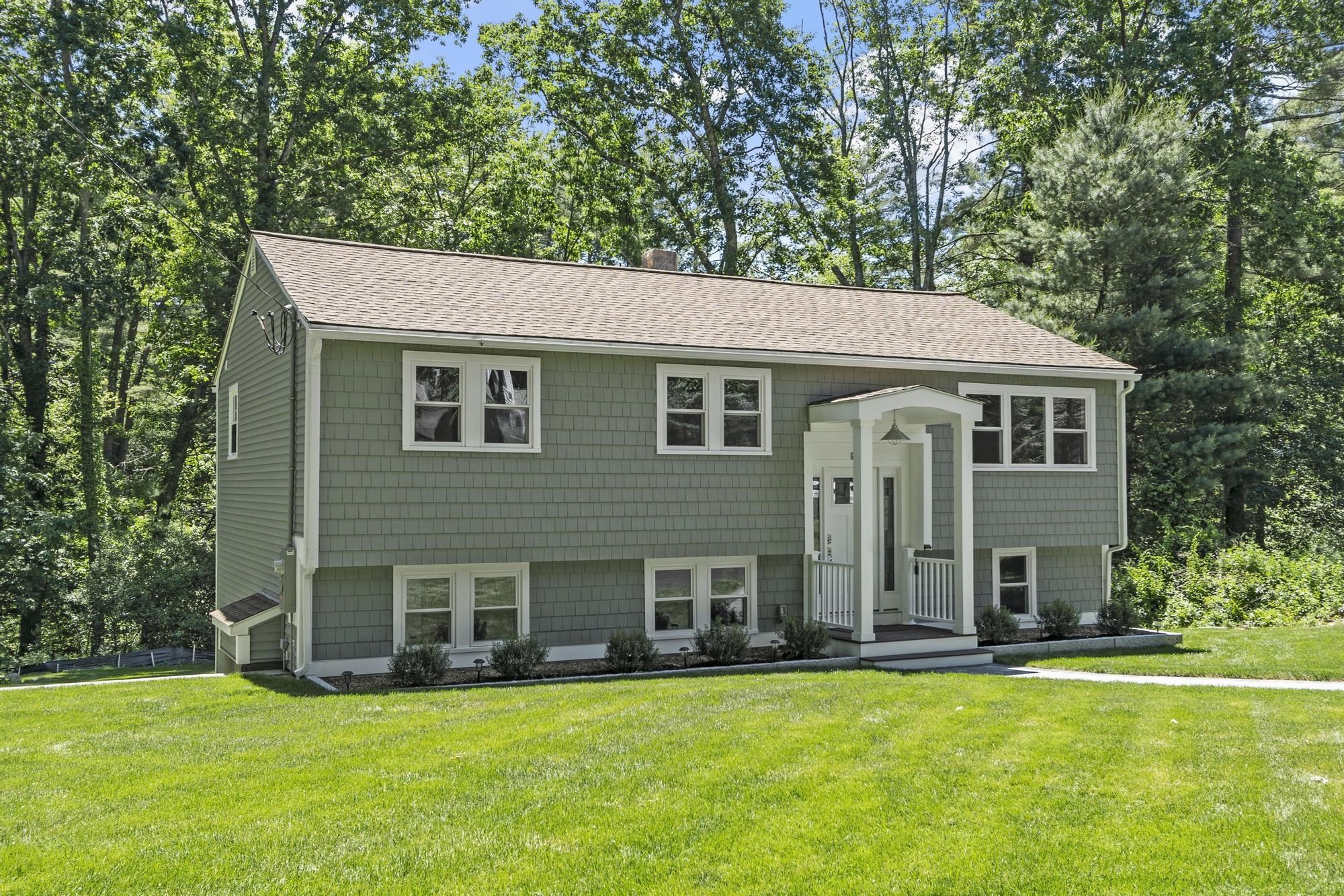 62 Queensland Rd, Billerica, MA 01821