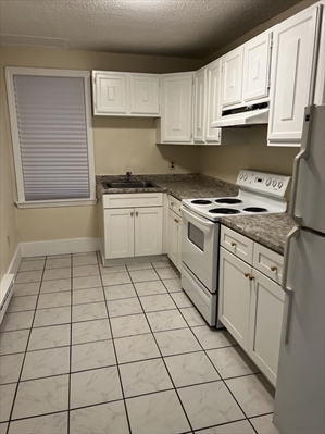 452 Main Street, Apt 3