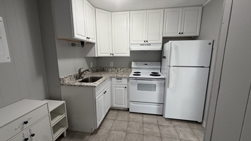 452 Main Street, Apt 4