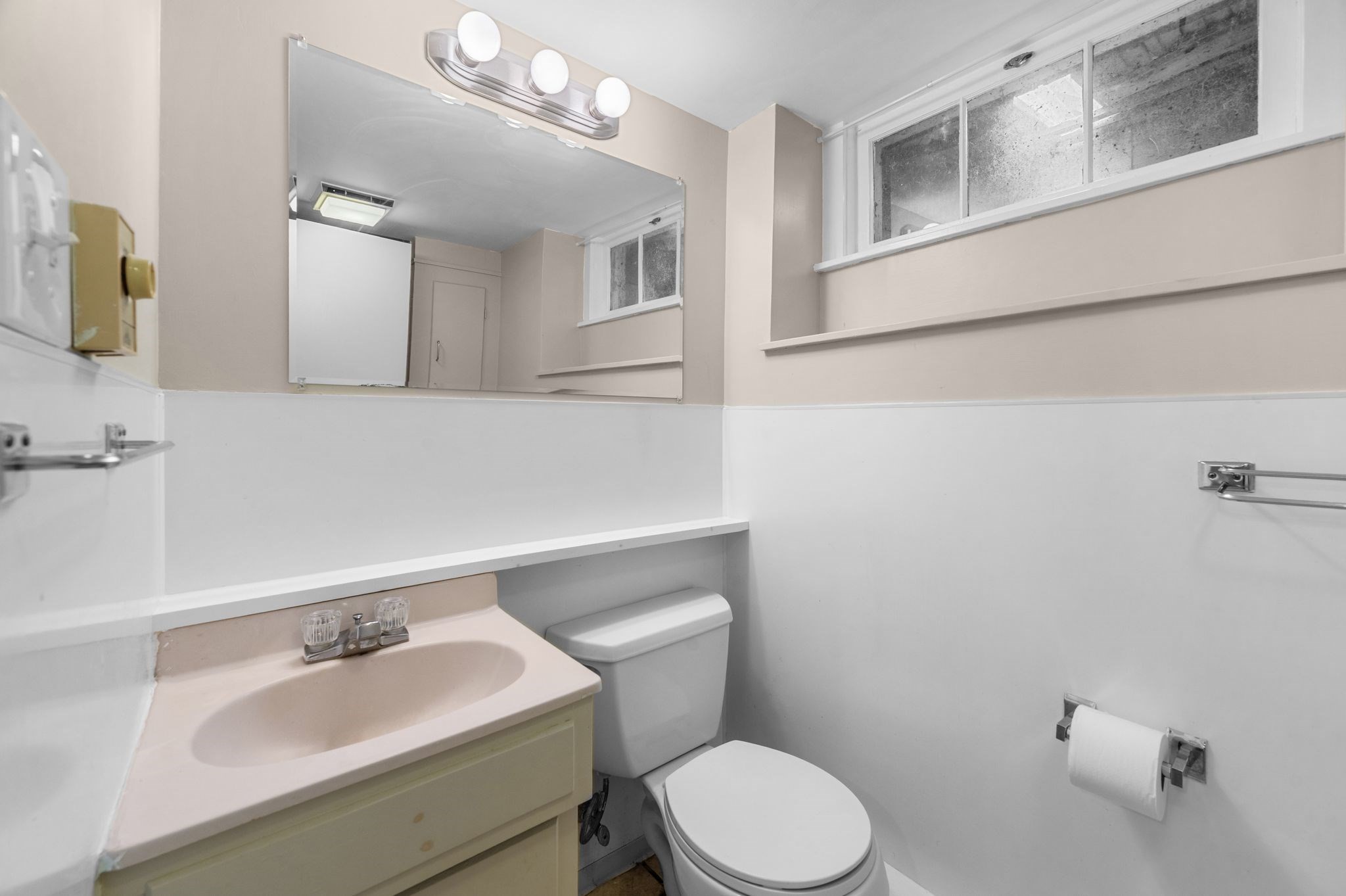 1 Douglass St, Lynn, MA 01904 - Image 29