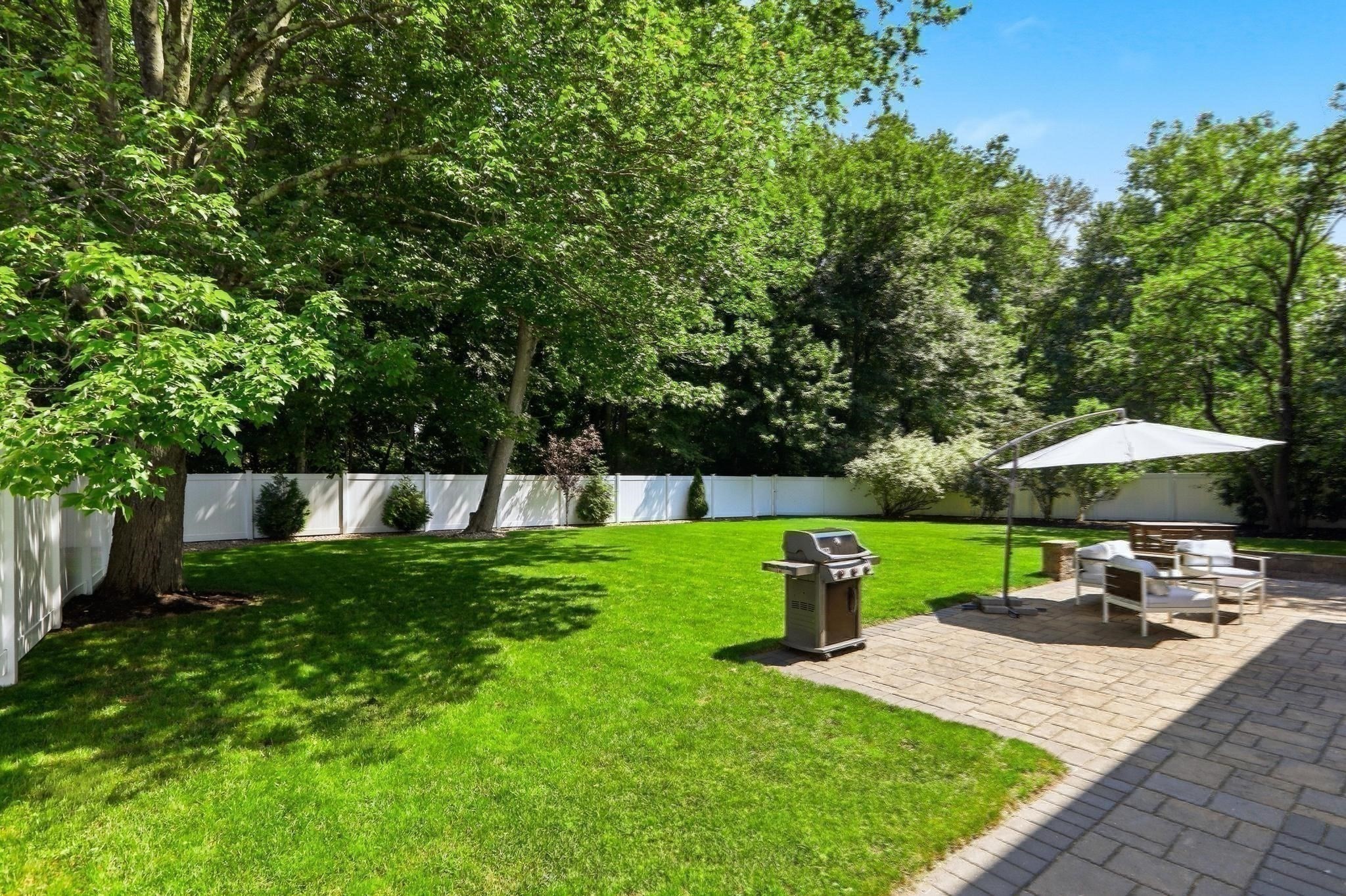 8 Glenwood St, Burlington, MA 01803