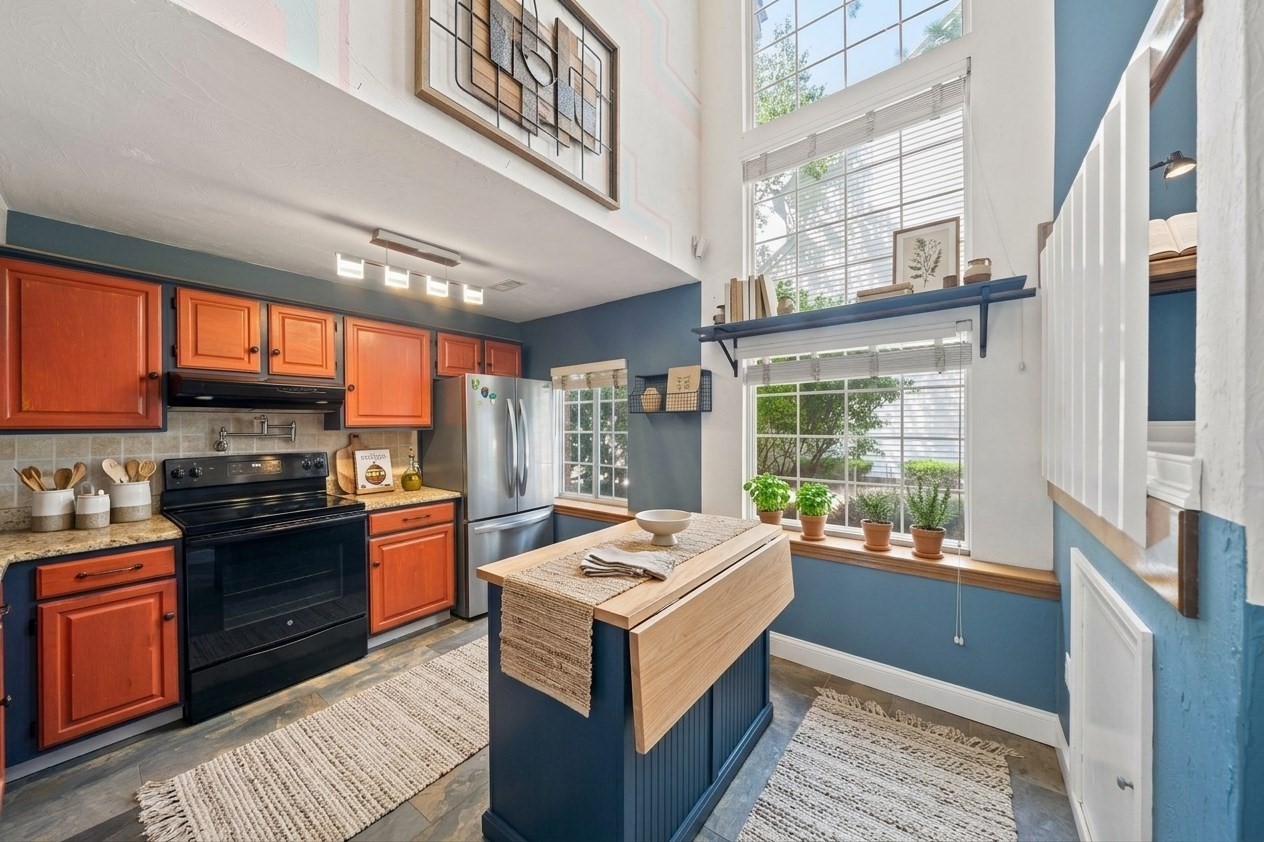 171 Tall Oaks Dr Unit F, Weymouth, MA 02190