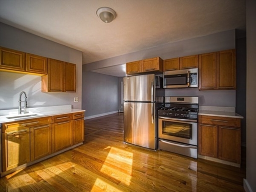 46 Glendale St., Apt 3
