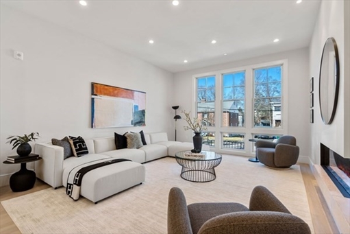 4 Knowles St, Apt 4