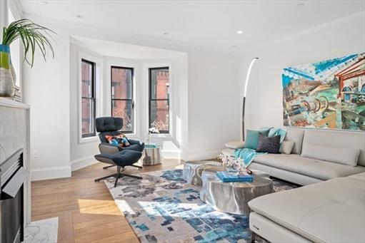 27 Isabella St, Apt 4
